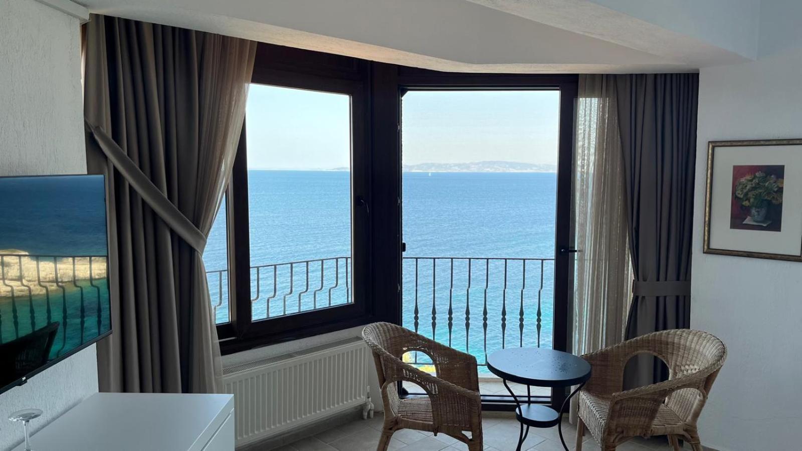 Nergis Hotel Karaburun  Eksteriør billede